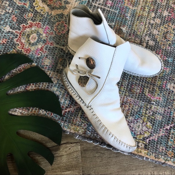 taos heritage moccasin